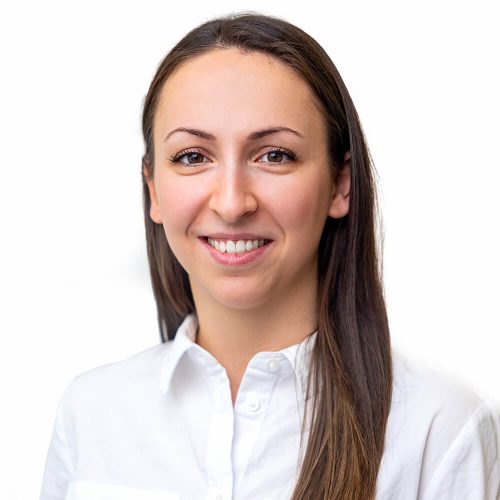 Dr. Flóra Mászlé, dentist - Artdent Team